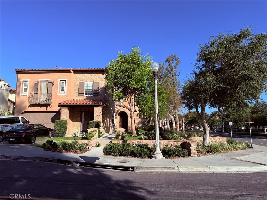 MLS #OC25188662 image #1