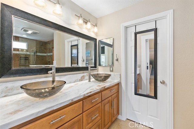 MLS #OC25189073 img 21