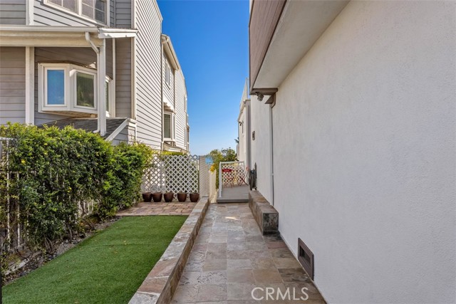 MLS #OC25189073 img 35