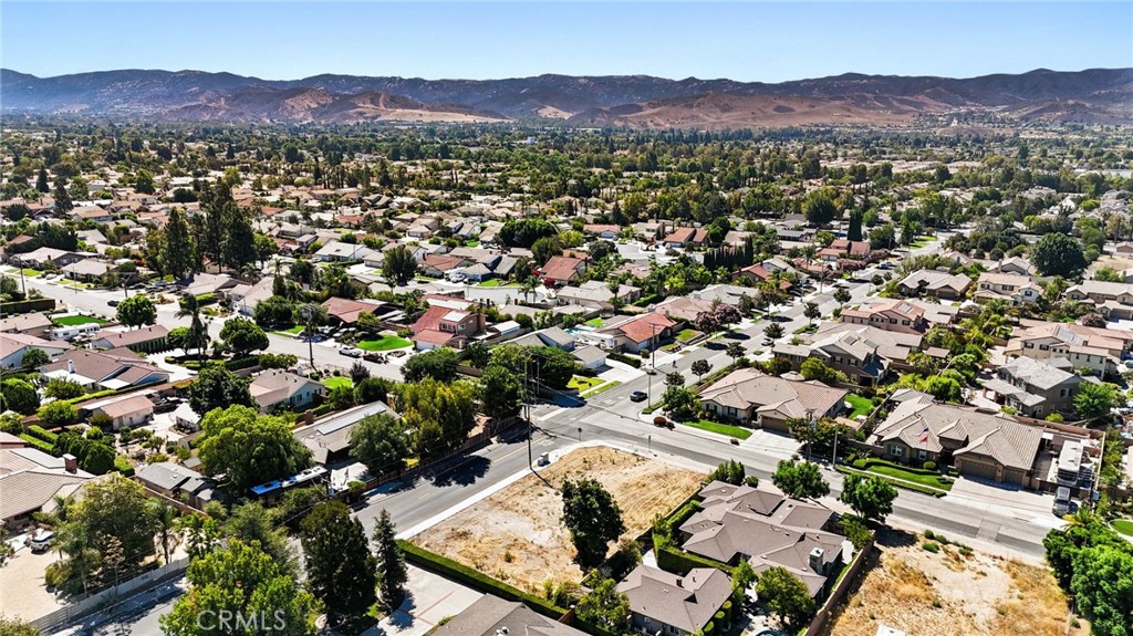 MLS #OC25189224 image #14