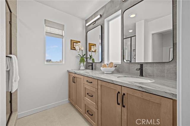 MLS #OC25189567 image #14