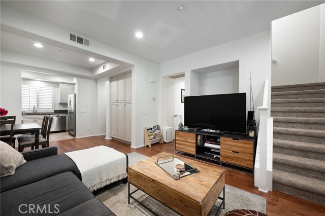 MLS #OC25189574 image #0