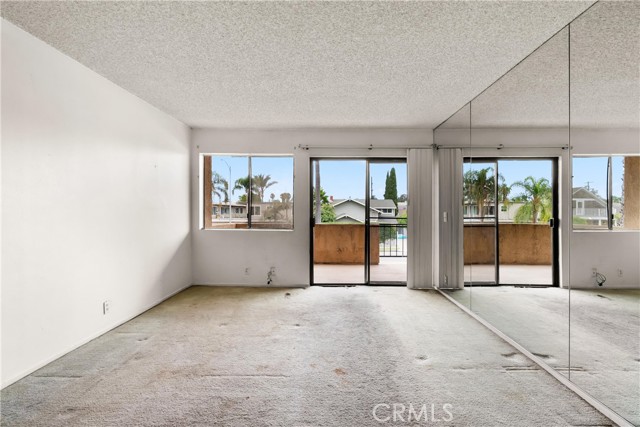 MLS #OC25189751 image #5