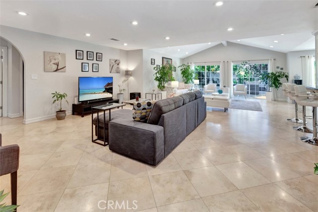 MLS #OC25189843 image #1