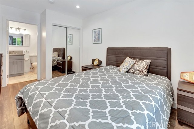 MLS #OC25189843 image #30