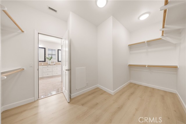 MLS #OC25189966 image #32