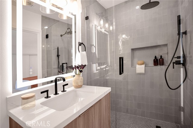 MLS #OC25189977 image #35