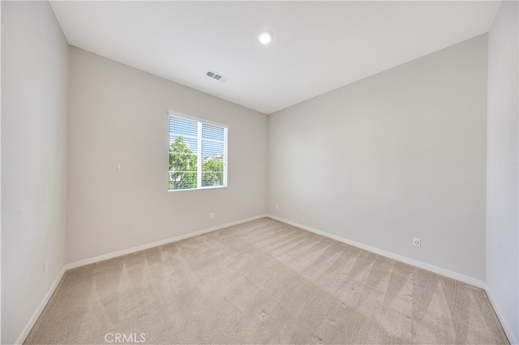 MLS #OC25190002 image #17