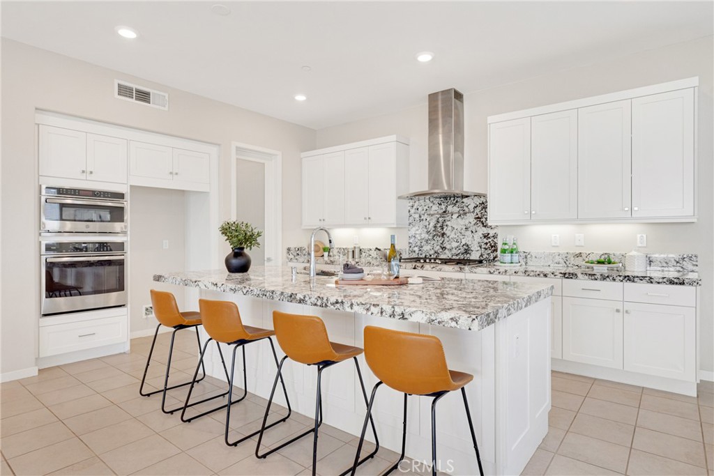 MLS #OC25190002 image #4