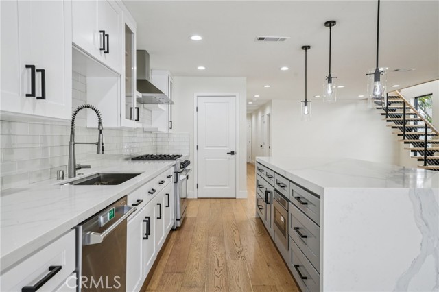 MLS #OC25190047 image #5