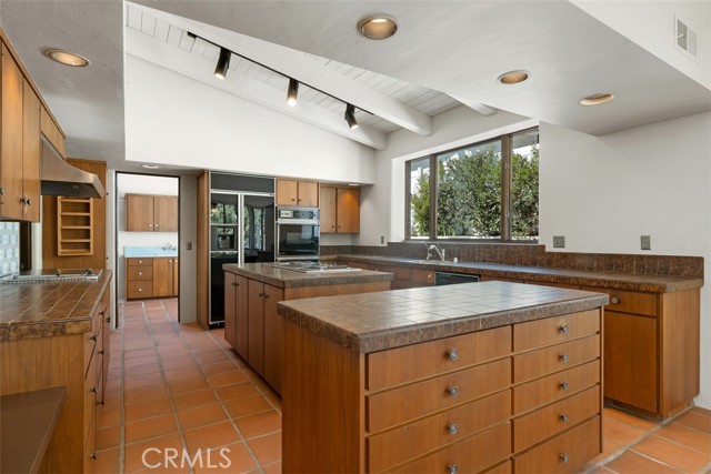 MLS #OC25190198 image #23