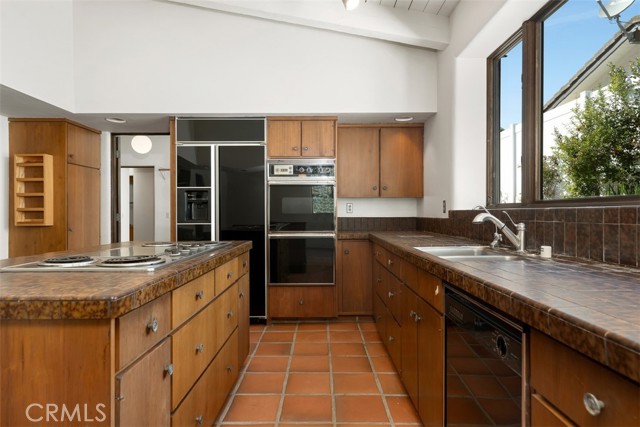 MLS #OC25190198 image #25