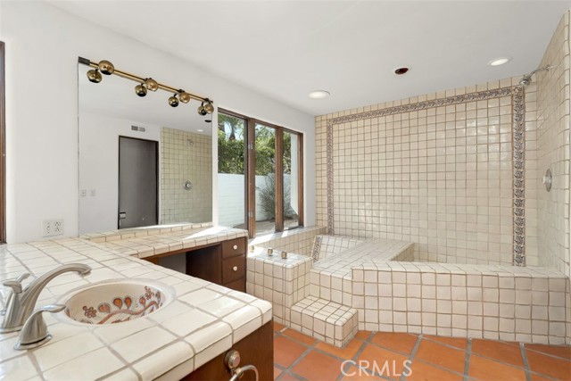 MLS #OC25190198 image #31