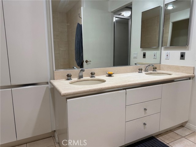 MLS #OC25187881 image #24