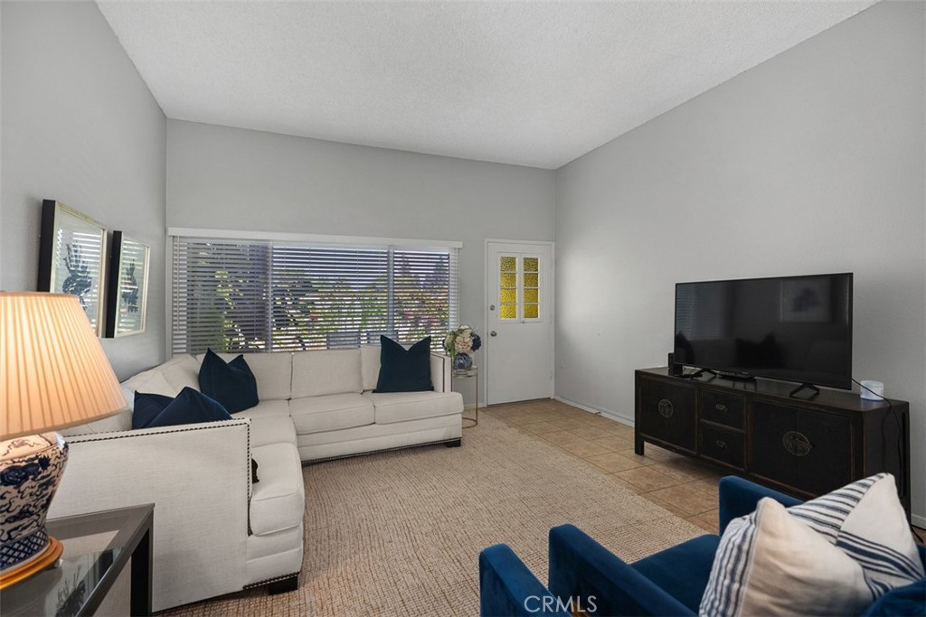 MLS #OC25190421 image #11