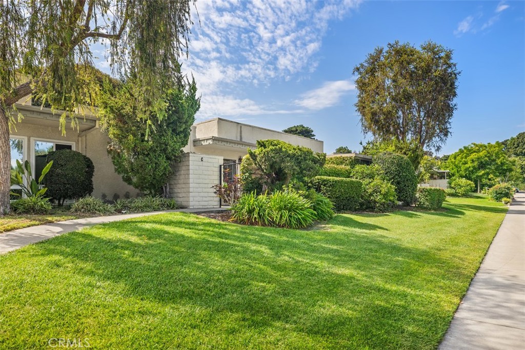 MLS #OC25190421 image #2