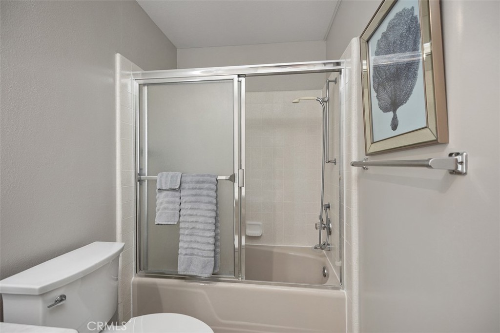 MLS #OC25190421 image #21