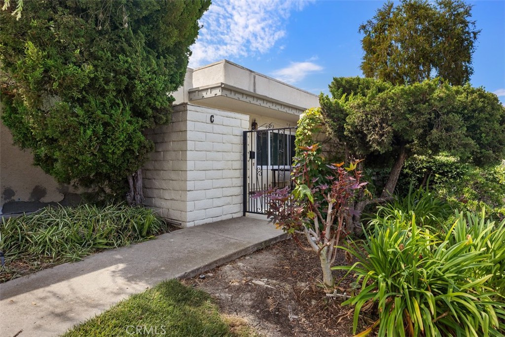 MLS #OC25190421 image #4