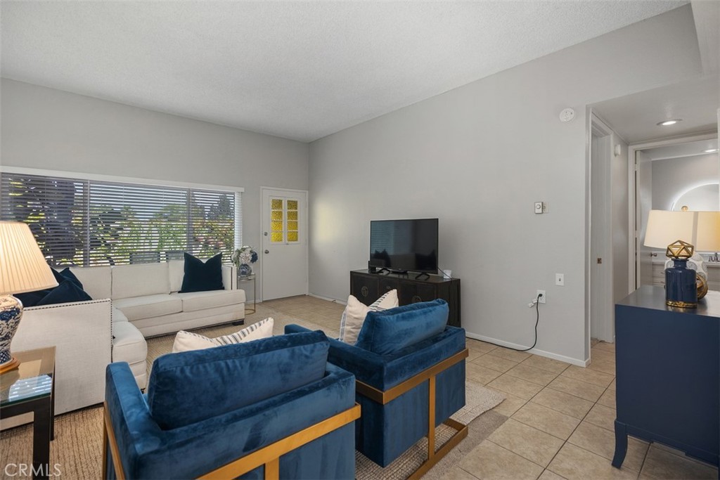 MLS #OC25190421 image #9