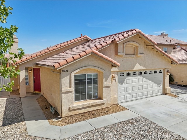 MLS #OC25190480 image #0