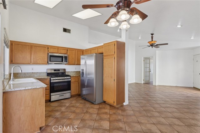 MLS #OC25190480 image #11