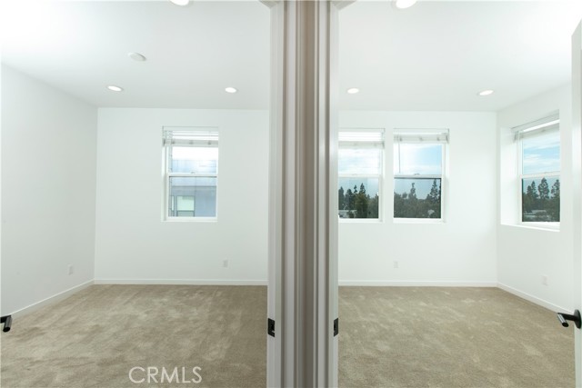 MLS #OC25190659 image #16