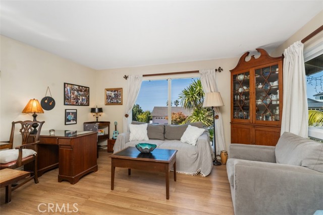 MLS #OC25190867 image #8