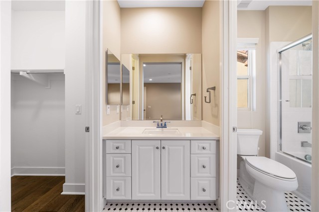 MLS #OC25190888 image #41