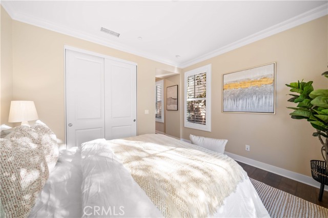 MLS #OC25190888 image #5