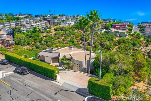 MLS #OC25190899 image #1