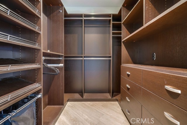 MLS #OC25190899 image #40