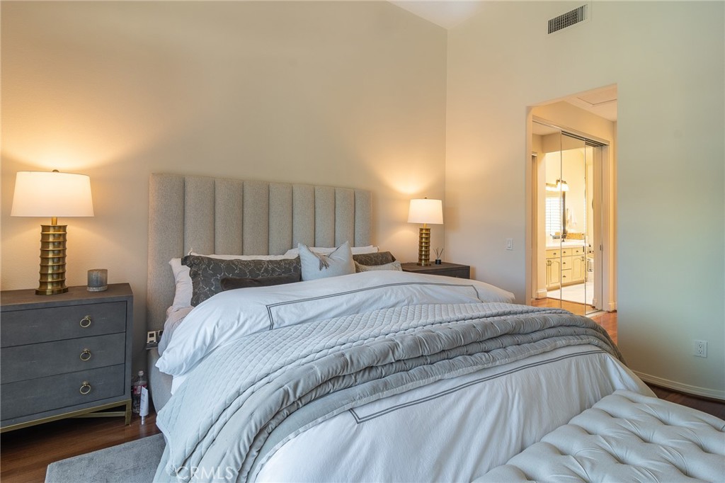 MLS #OC25191024 image #24