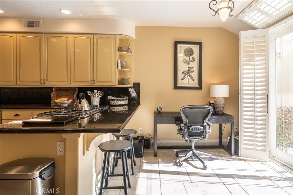 MLS #OC25191024 image #8