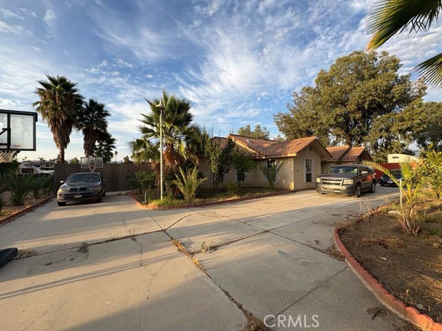 MLS #OC25191039 image #2