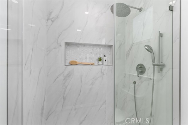 MLS #OC25191100 image #16