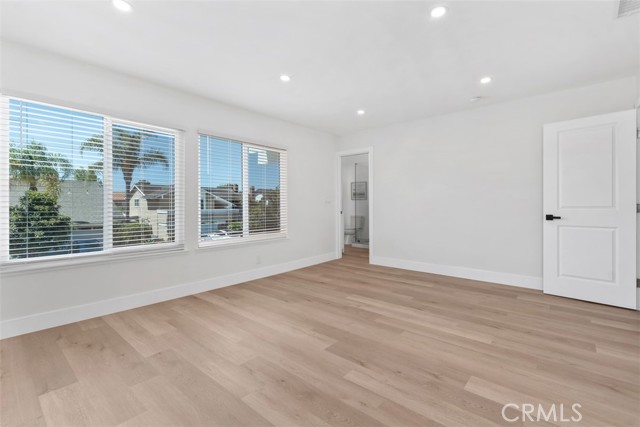 MLS #OC25191100 image #24