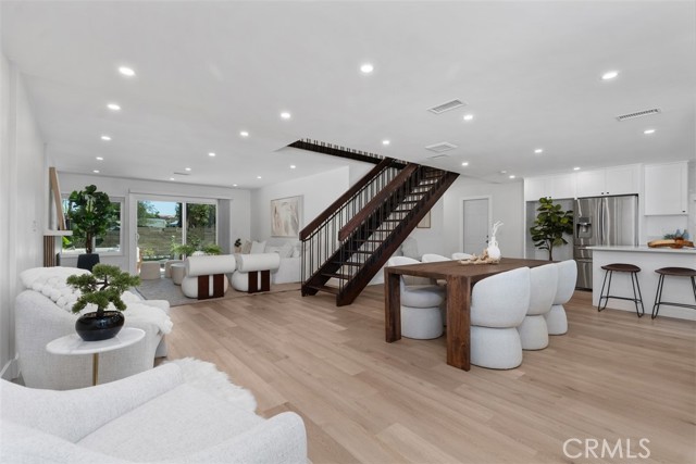 MLS #OC25191100 image #3