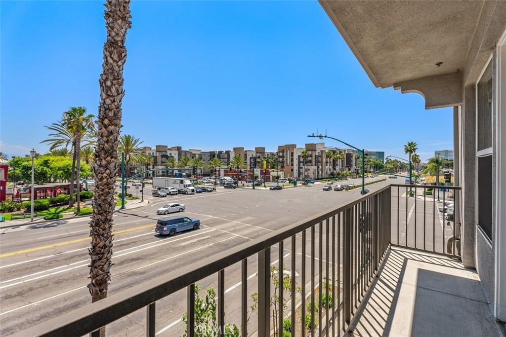 MLS #OC25191102 image #17