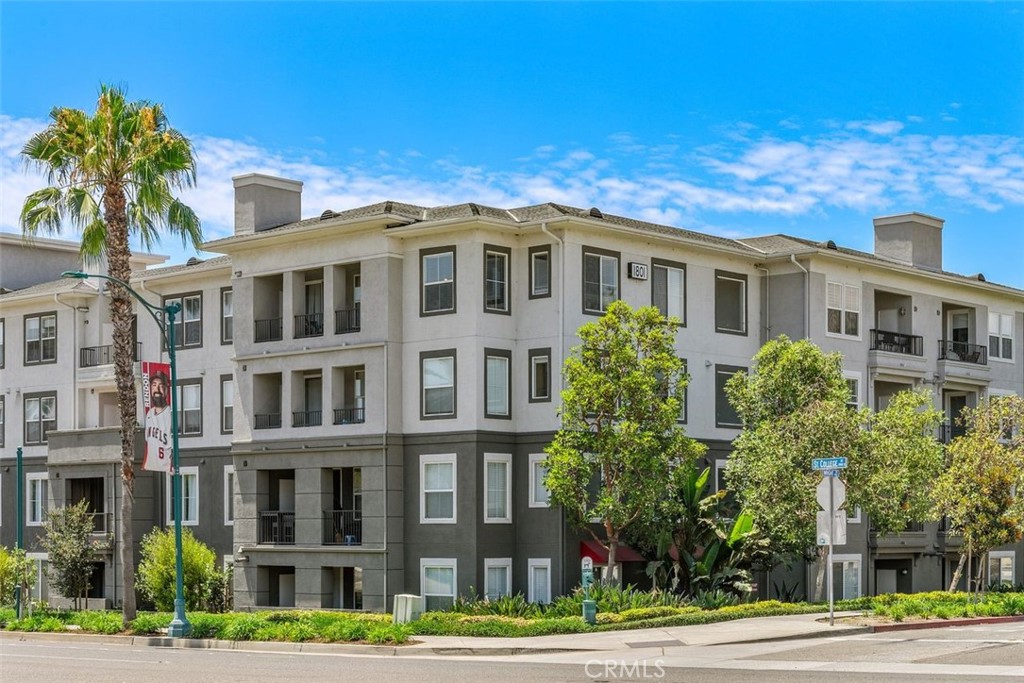 MLS #OC25191102 image #28