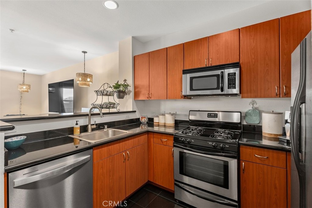 MLS #OC25191102 image #4