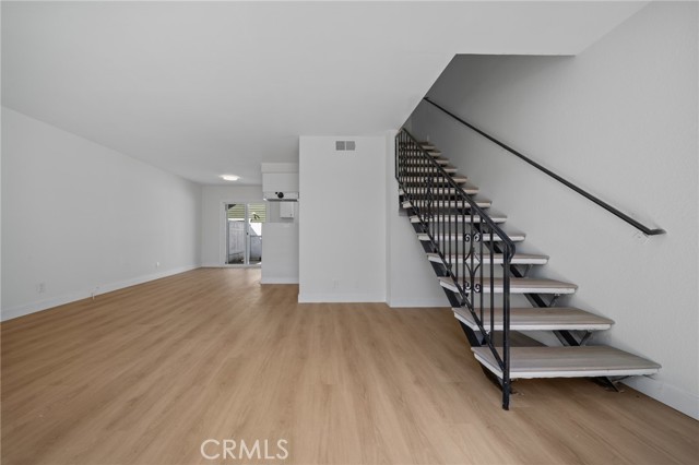 MLS #OC25191108 image #6