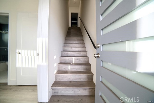 MLS #OC25191319 image #1