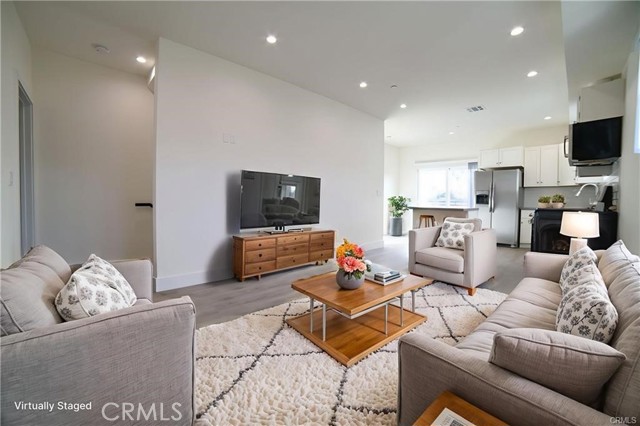 MLS #OC25191319 image #2