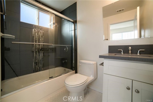 MLS #OC25191319 image #8