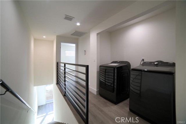 MLS #OC25191319 image #9