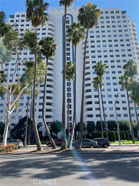 MLS #OC25191325 image #0