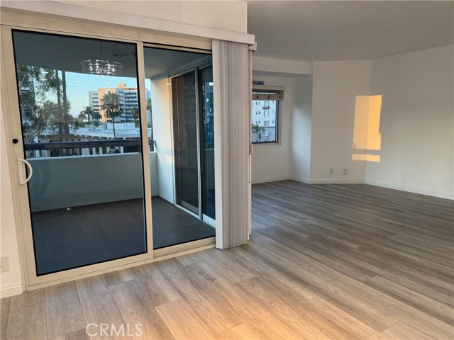 MLS #OC25191325 image #10