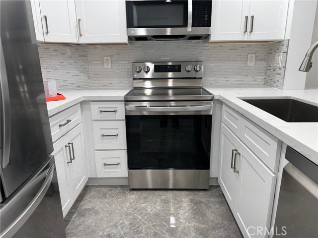 MLS #OC25191325 image #2