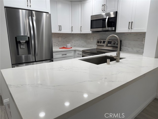 MLS #OC25191325 image #3