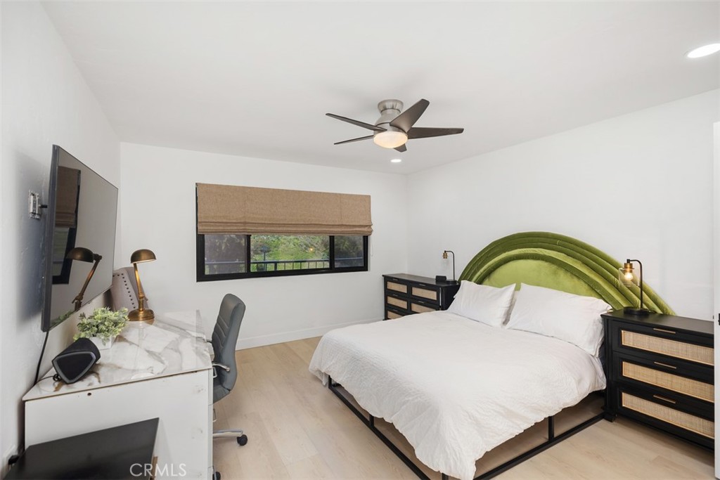 MLS #OC25191350 image #21